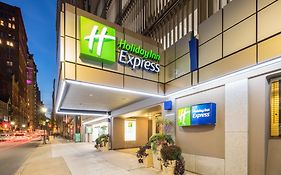 Holiday Inn Express Philadelphia-midtown By Ihg  3*